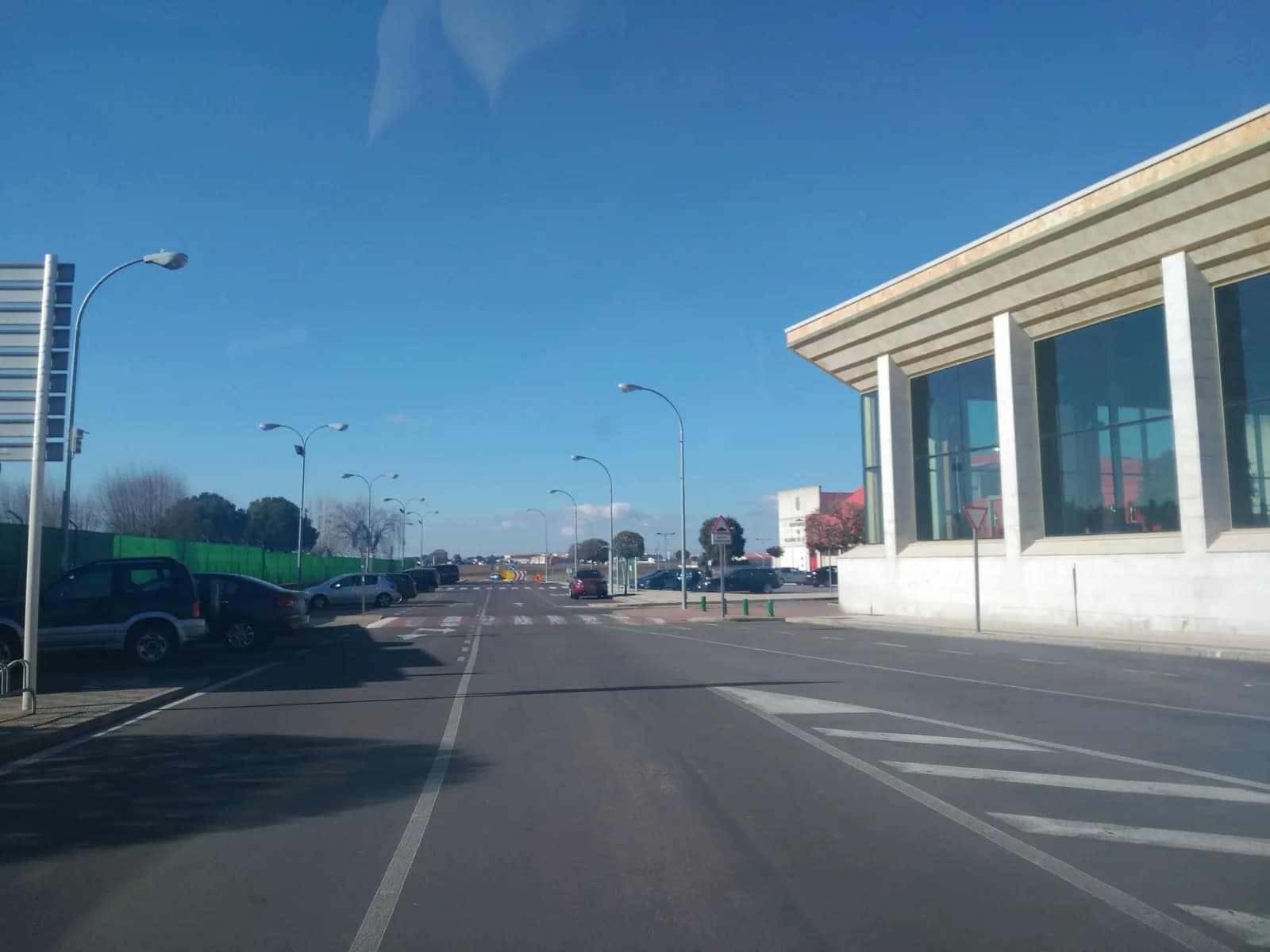 Aparcamiento gratuito en Carretera de La Mata en Villares de la Reina (Salamanca)