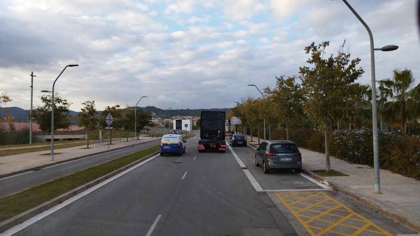 Aparcamiento gratuito en Carretera de la Vila en Viladecans (Barcelona)