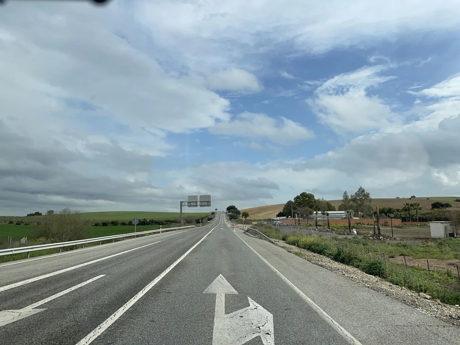 Aparcamiento gratuito en Carretera de Madrid a Cádiz en Cabezas de San Juan (Las) (Sevilla)