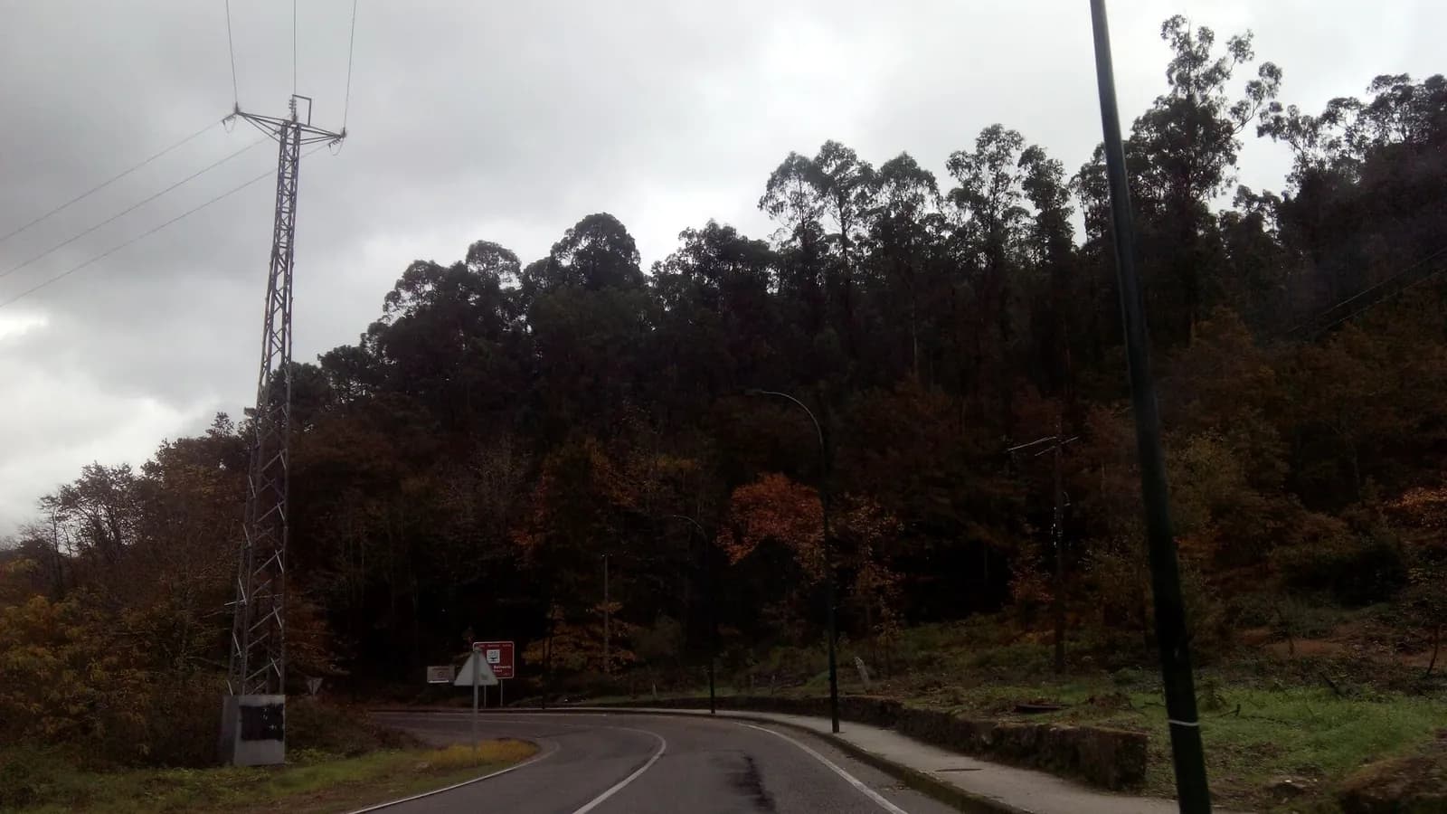 Aparcamiento gratuito en Carretera de Mondariz en Mondariz-Balneario (Pontevedra)