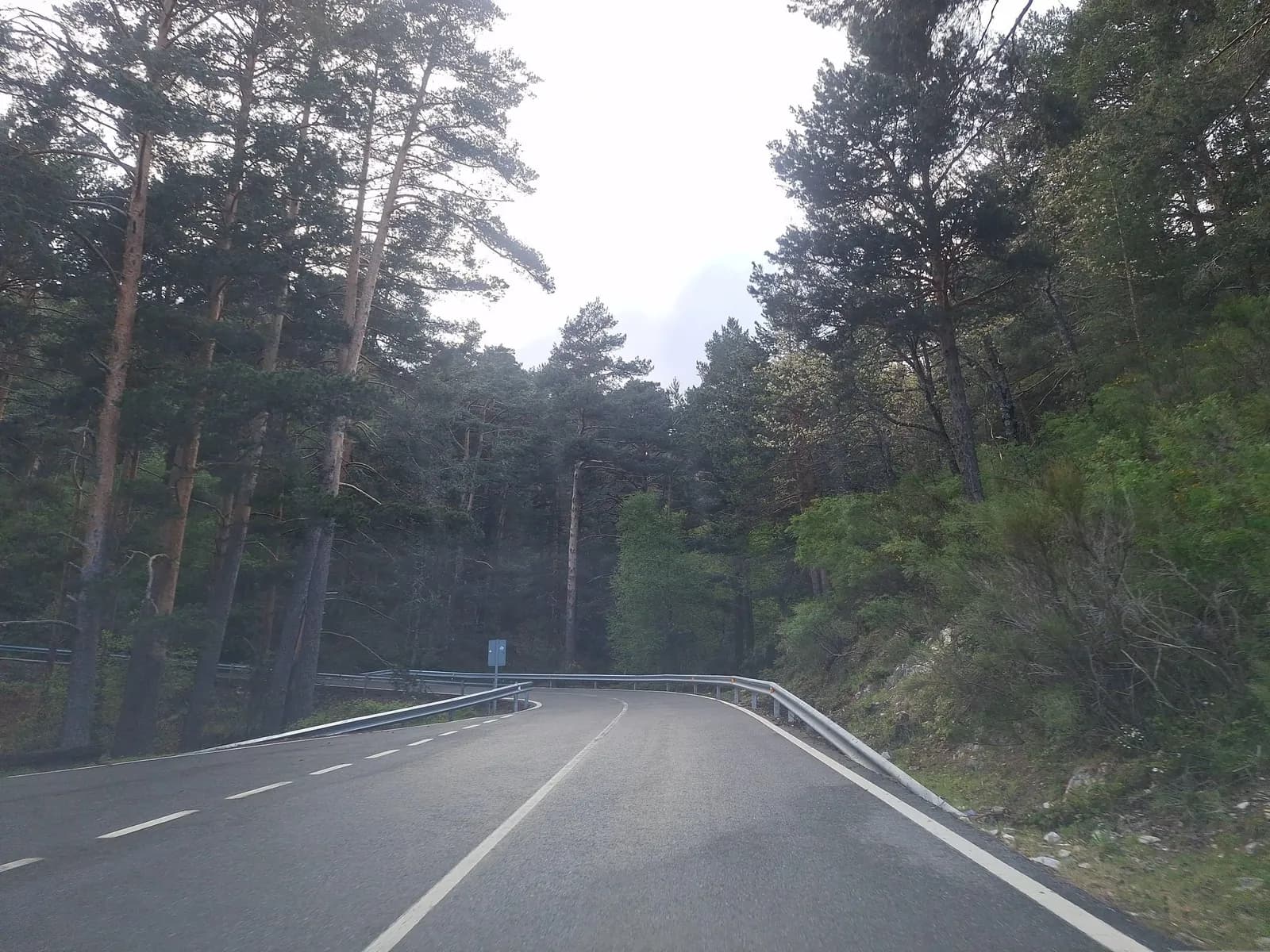 Aparcamiento gratuito en Carretera de Navacerrada en Rascafría (Madrid)