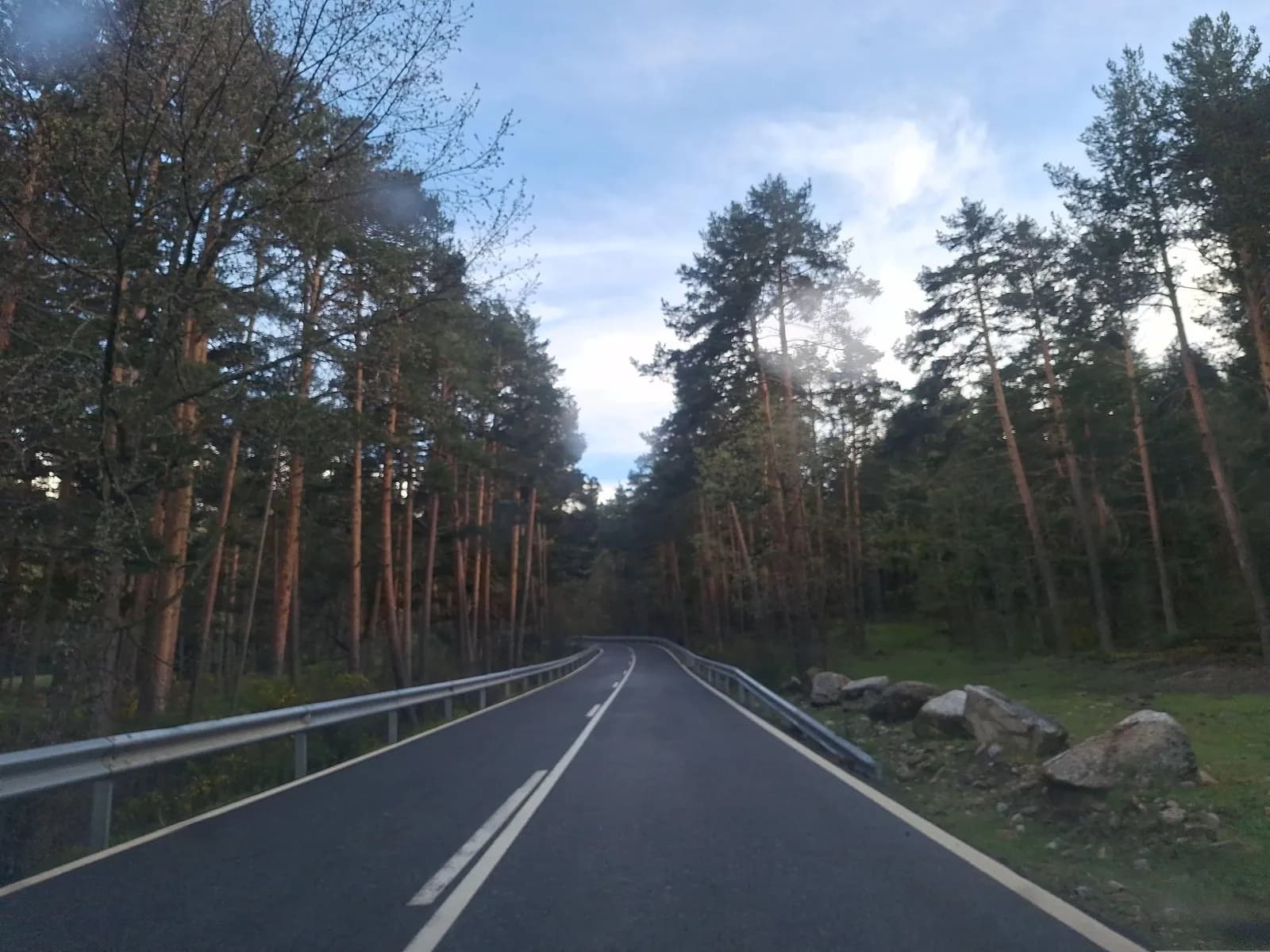Aparcamiento gratuito en Carretera de Navacerrada en Rascafría (Madrid)