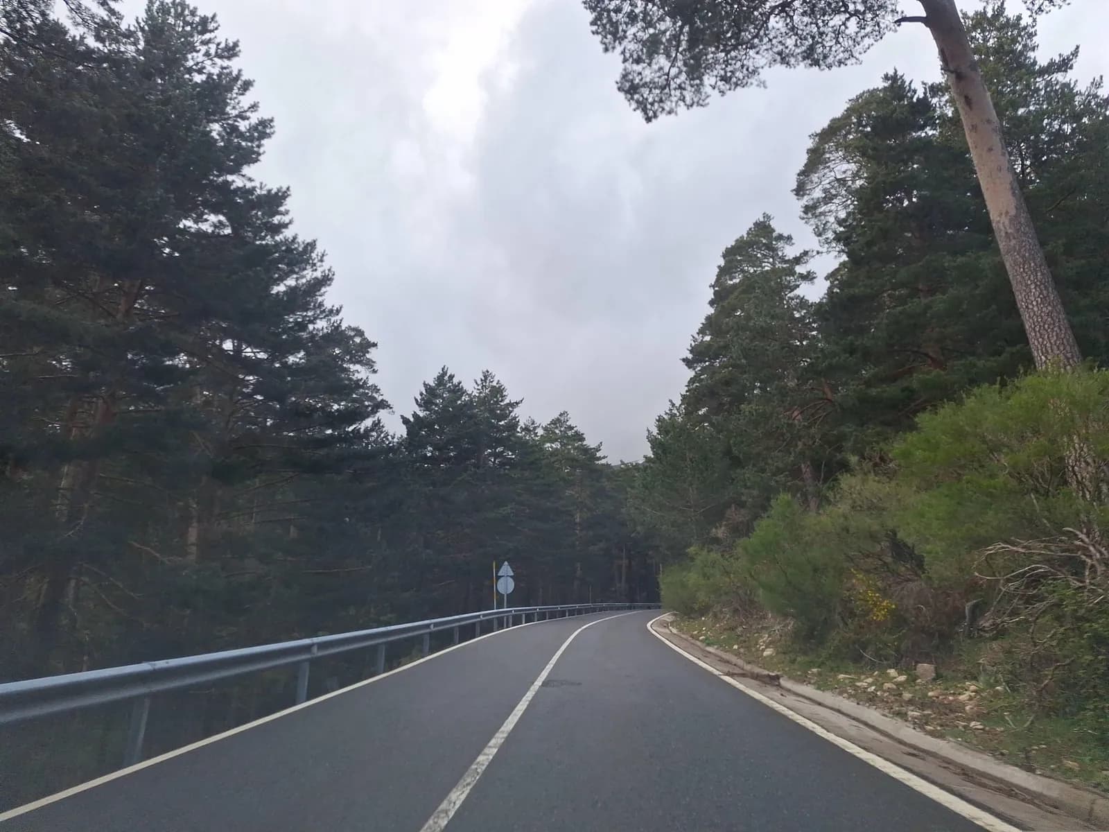Aparcamiento gratuito en Carretera de Navacerrada en Rascafría (Madrid)
