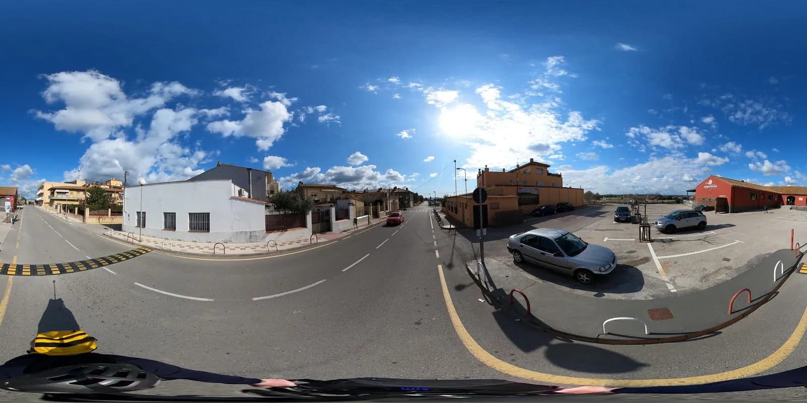 Aparcamiento gratuito en Carretera de Roses en Vilajuïga (Girona)