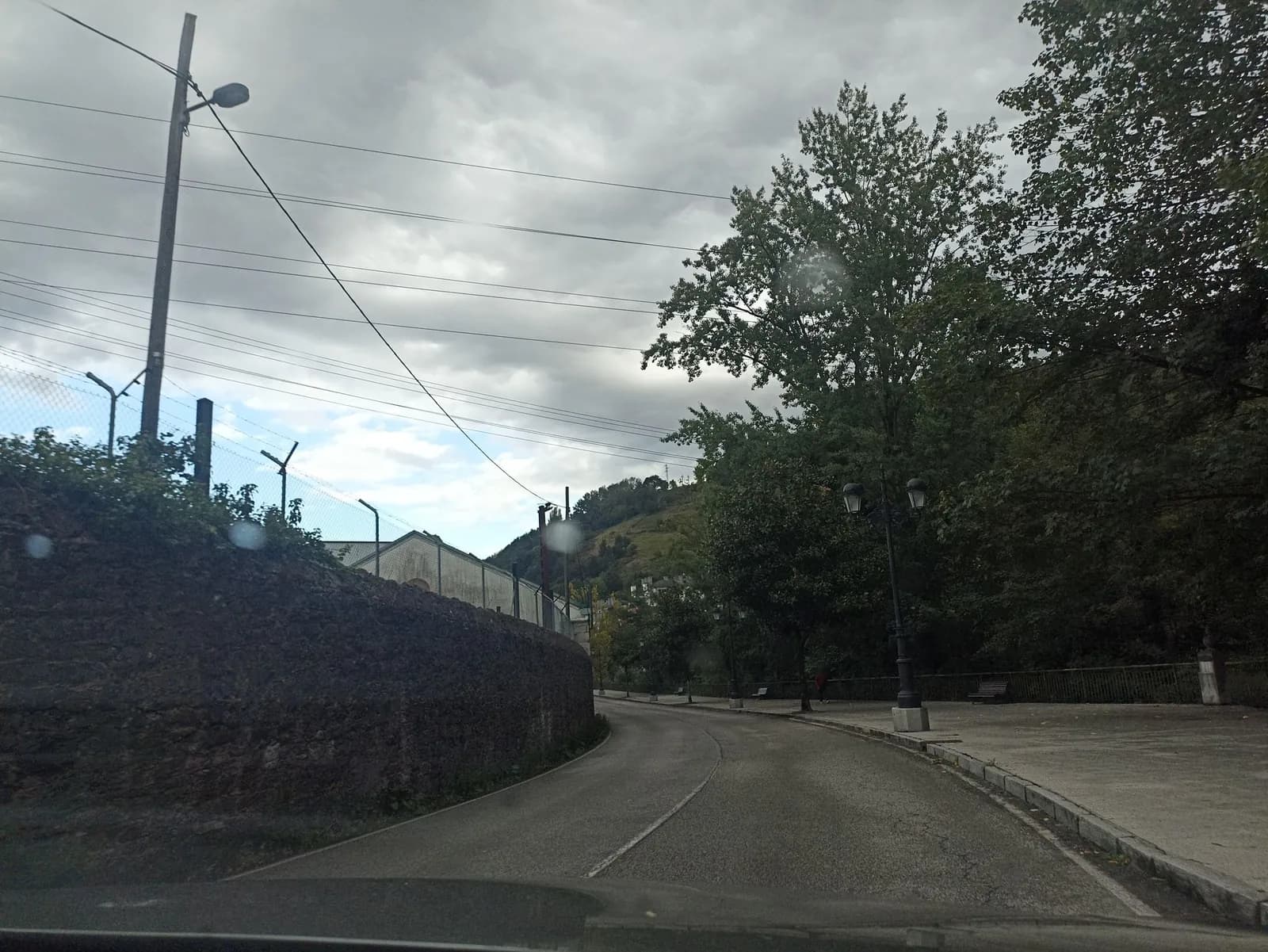 Aparcamiento gratuito en Carretera de Trubia a Proaza en Santo Adriano (Asturias)