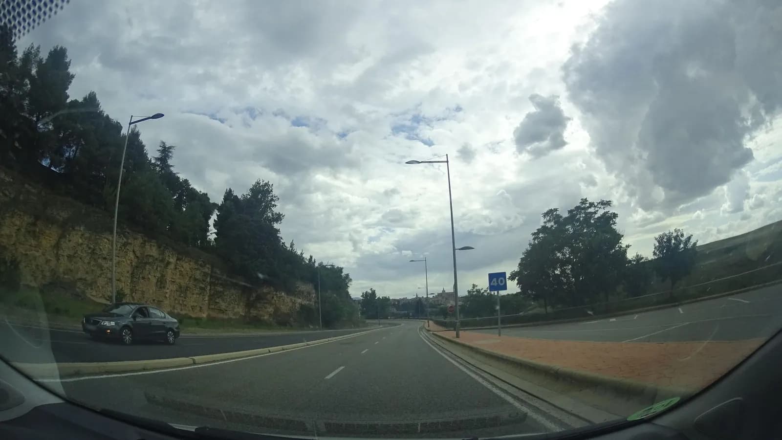 Aparcamiento gratuito en Carretera de Valladolid en La Lastrilla (Segovia)