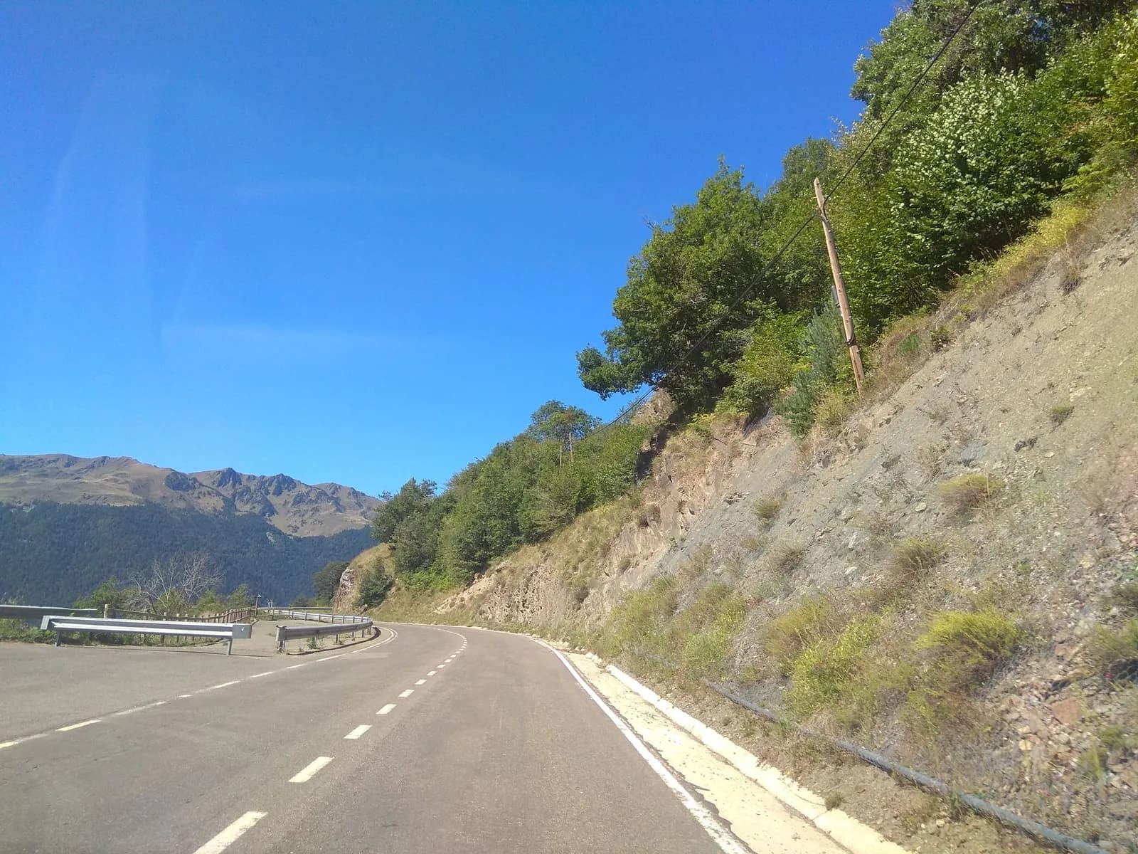 Aparcamiento gratuito en Carretera de Vilamòs en Vilamòs (Lleida)