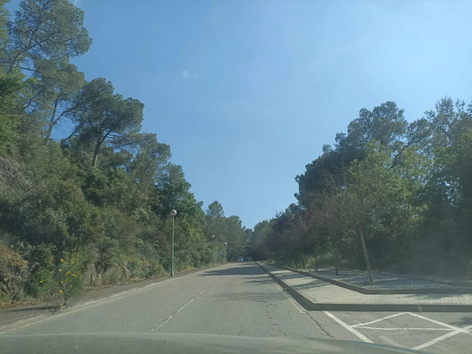 Aparcamiento gratuito en Carretera del Cementiri de Collserola en Cerdanyola del Vallès (Barcelona)