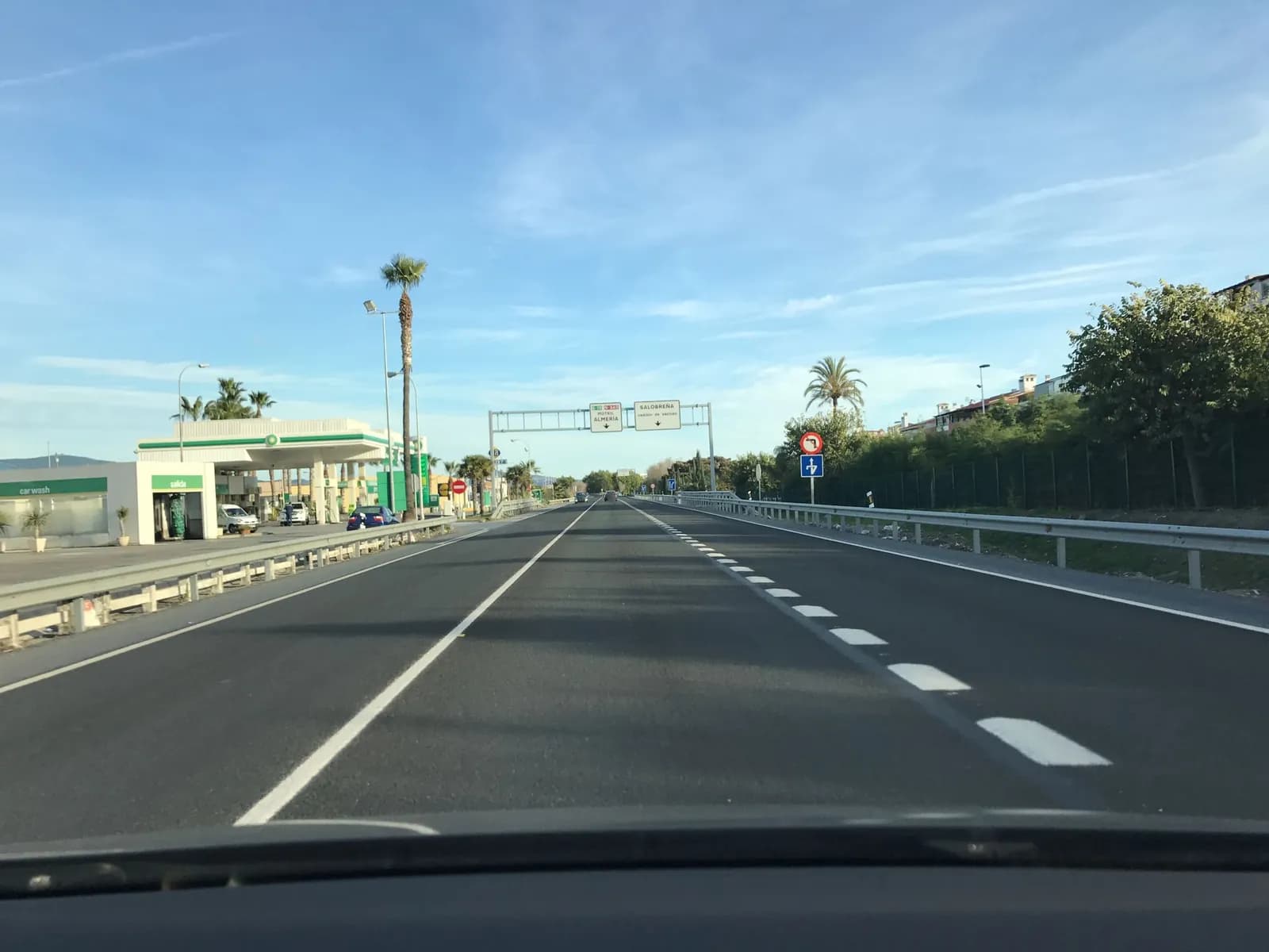 Aparcamiento gratuito en Carretera del Mediterráneo en Salobreña (Granada)