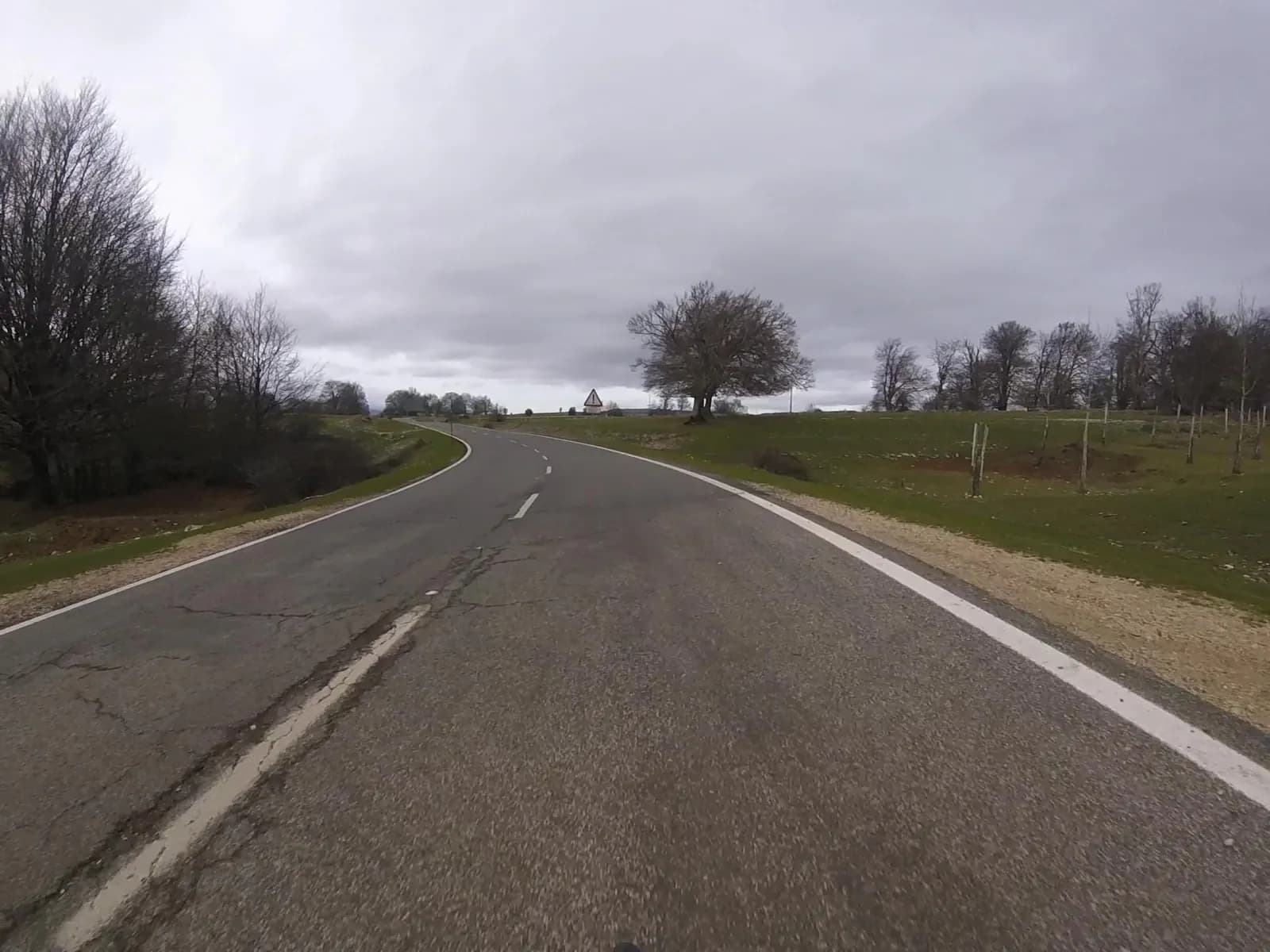 Aparcamiento gratuito en Carretera Estella - Olazagutía en Améscoa Baja (Navarra)