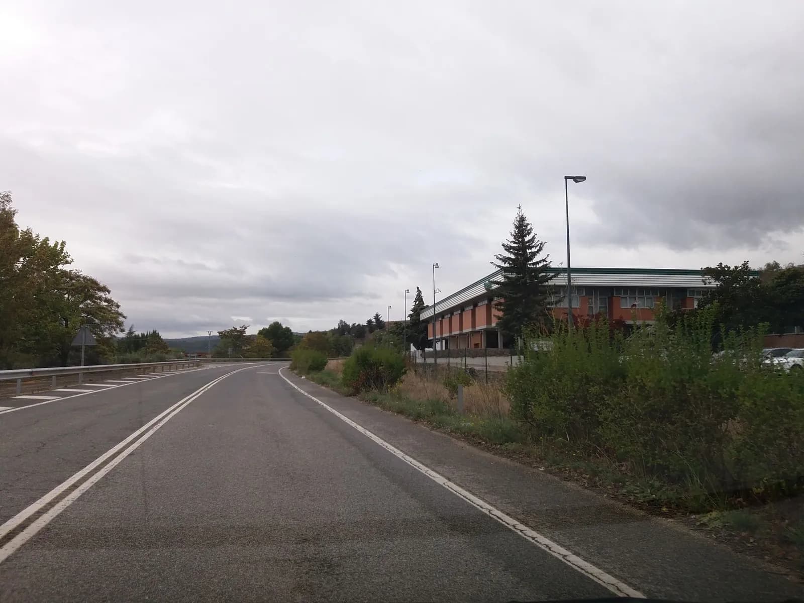 Aparcamiento gratuito en Carretera Galar - Viana en Puente la Reina/Gares (Navarra)