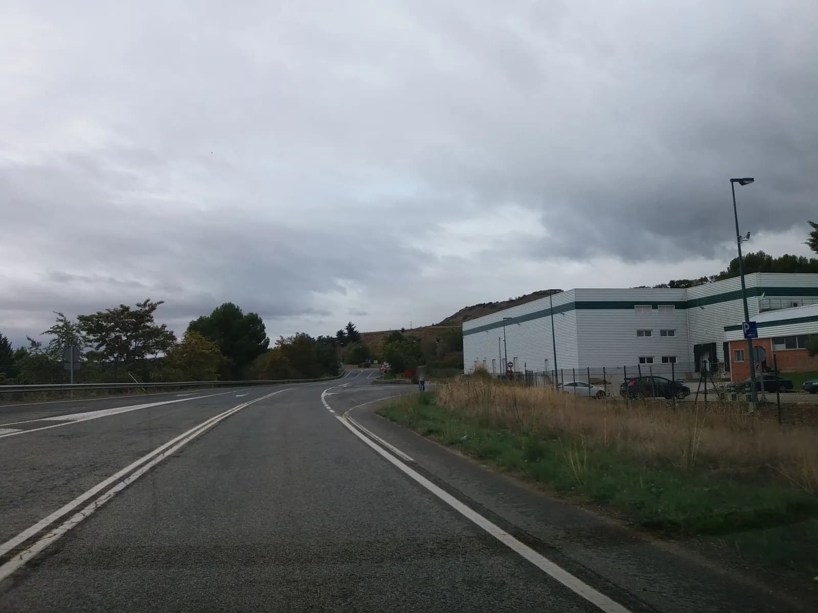 Aparcamiento gratuito en Carretera Galar - Viana en Puente la Reina/Gares (Navarra)