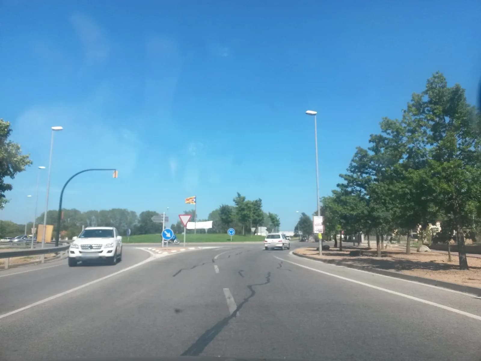 Aparcamiento gratuito en Carretera Girona-Palamós en Forallac (Girona)