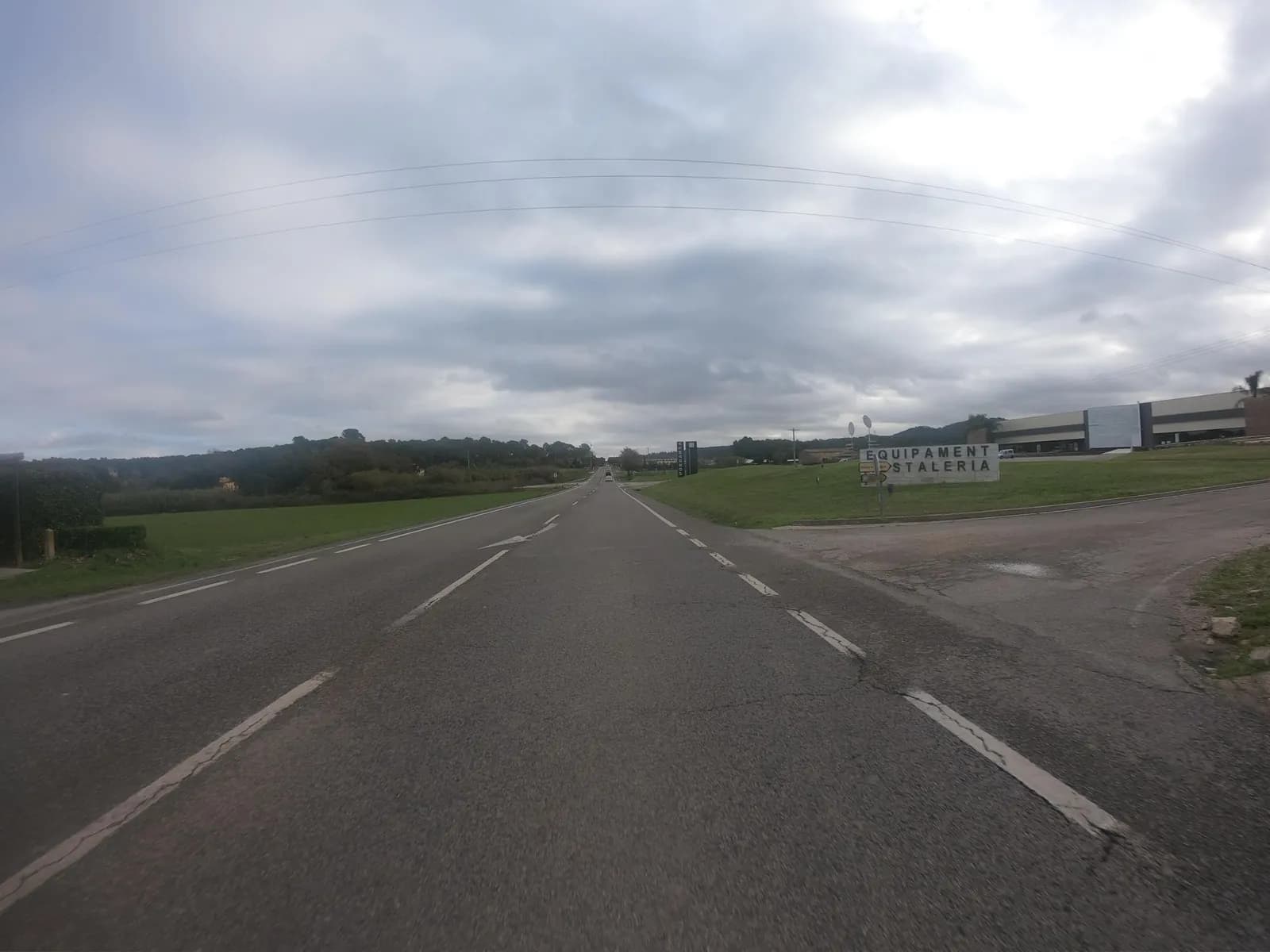 Aparcamiento gratuito en Carretera Girona-Palamós en Forallac (Girona)