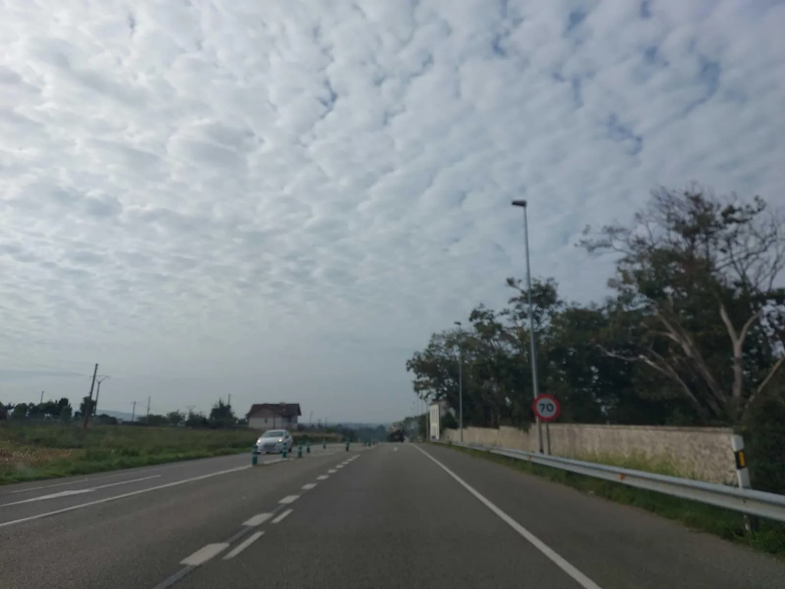 Aparcamiento gratuito en Carretera Irún - Santiago en Coaña (Asturias)