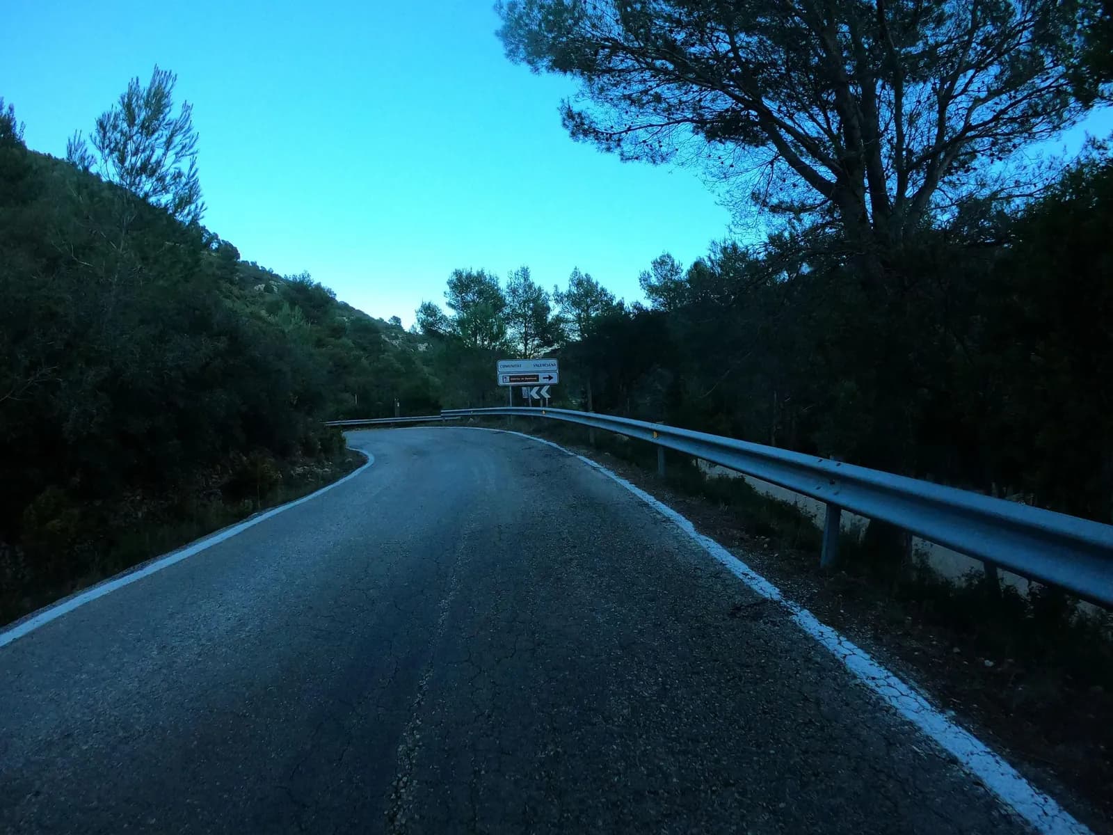 Aparcamiento gratuito en Carretera la Sénia - Torre Miró en Rossell (Castellón)