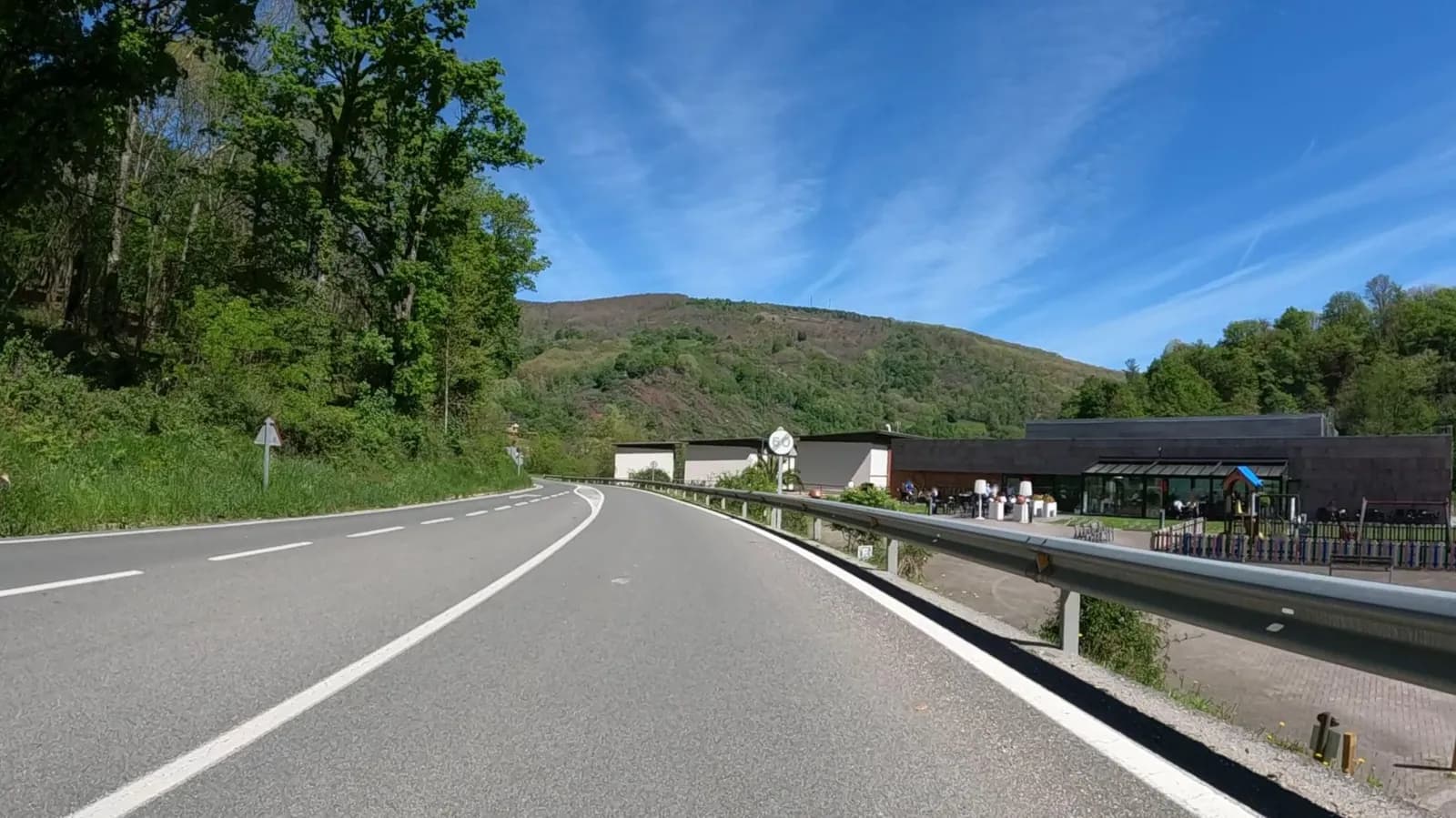 Aparcamiento gratuito en Carretera Leitza-Santesteban en Elgorriaga (Navarra)