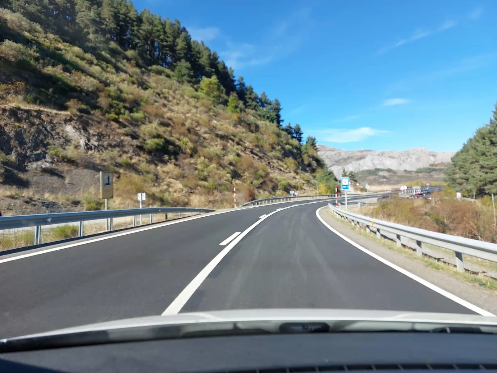 Aparcamiento gratuito en Carretera León - Santander en Riaño (León)