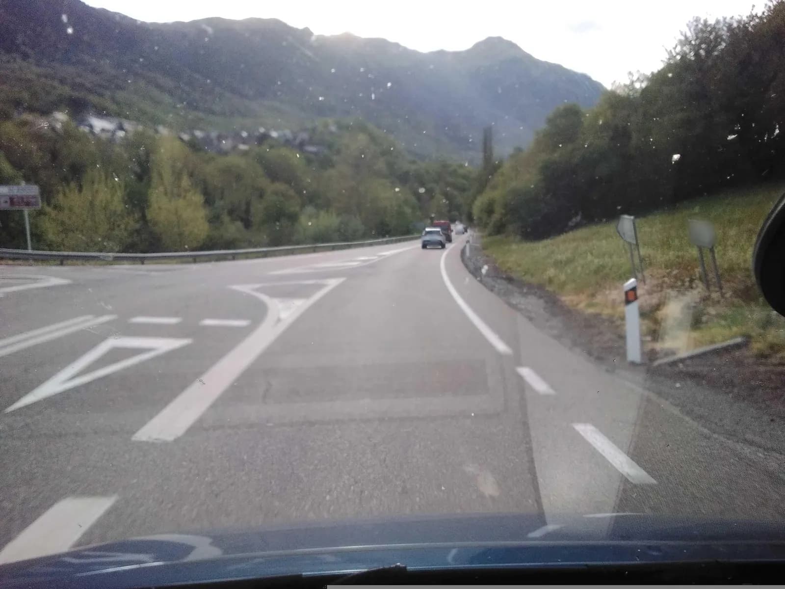 Aparcamiento gratuito en Carretera N-230 Lleida - Francia en Es Bòrdes (Lleida)