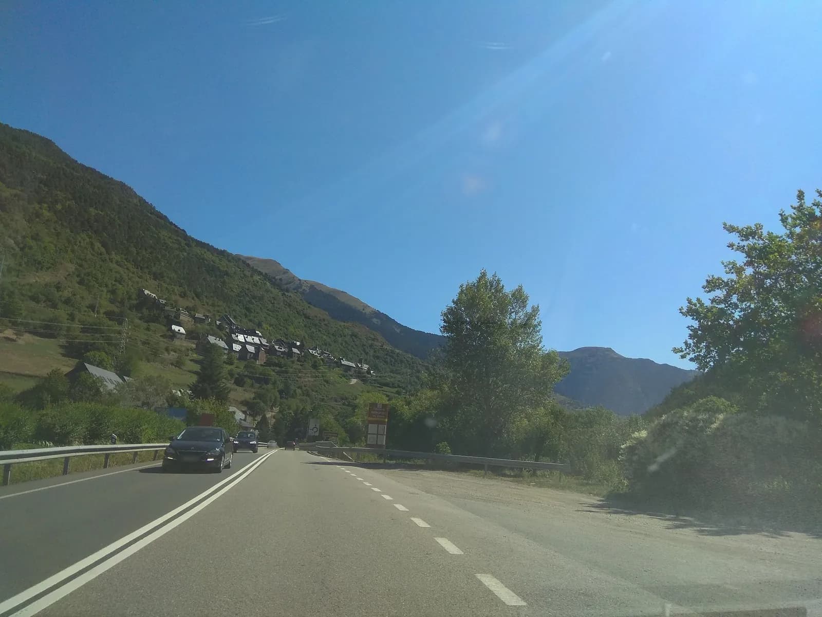 Aparcamiento gratuito en Carretera N-230 Lleida - Francia en Vilamòs (Lleida)
