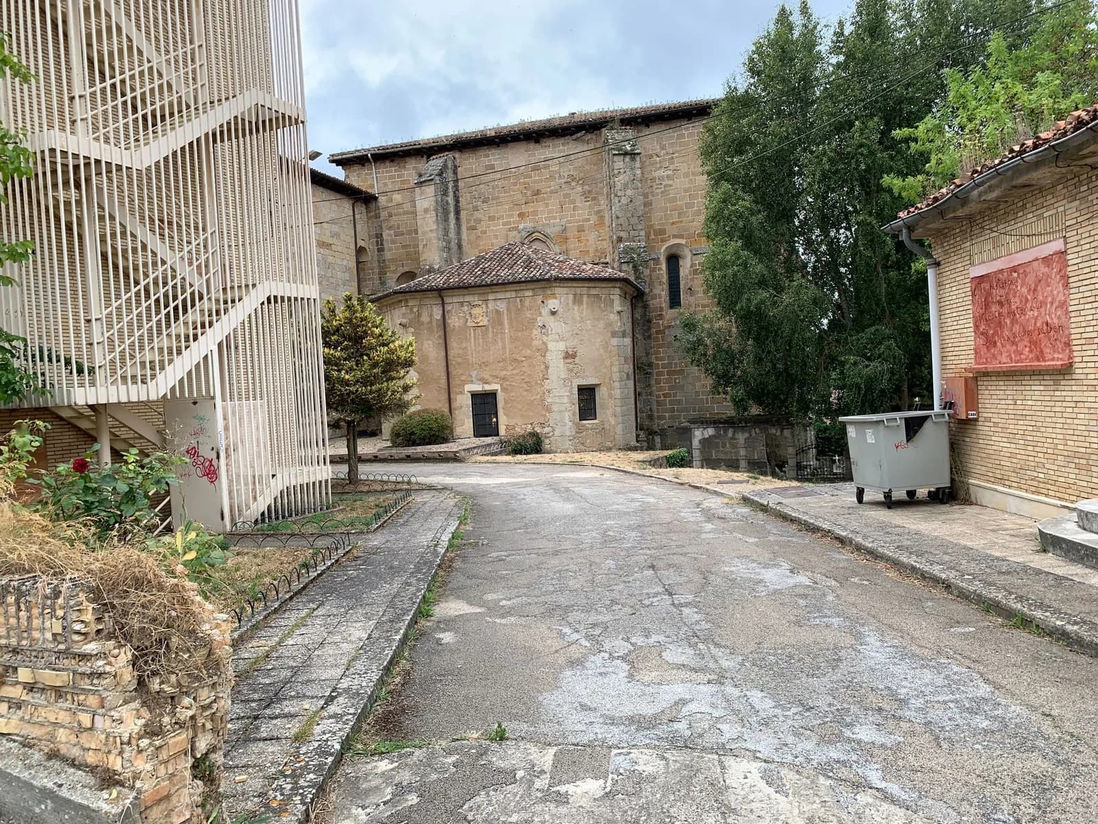 Aparcamiento gratuito en Carretera Penches en Oña (Burgos)