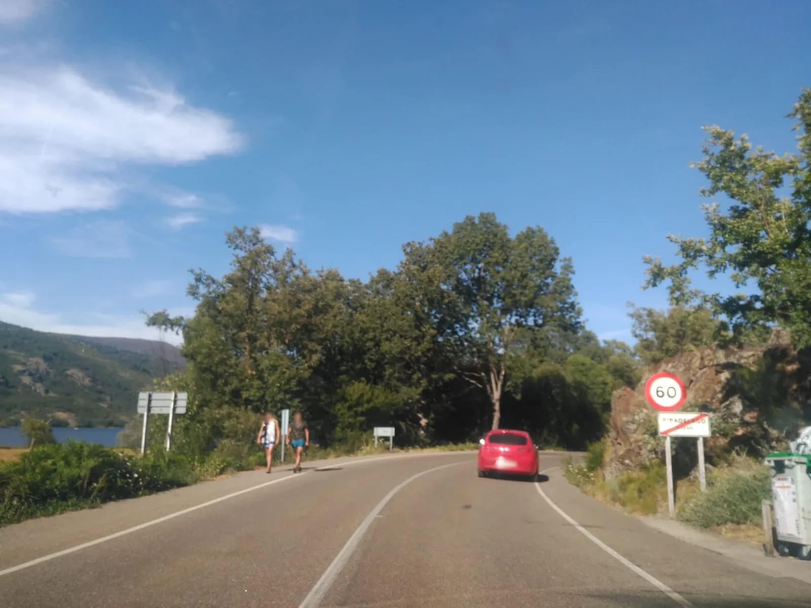 Aparcamiento gratuito en Carretera Ribadelago en Cobreros (Zamora)