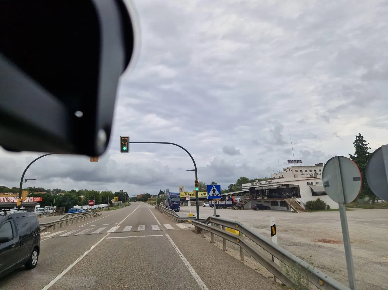 Aparcamiento gratuito en Carretera Vella en Sant Julià de Ramis (Girona)