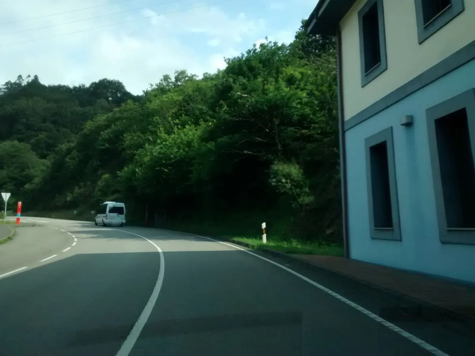 Aparcamiento gratuito en Carretera Villaviciosa - L'Infiestu en Cabranes (Asturias)