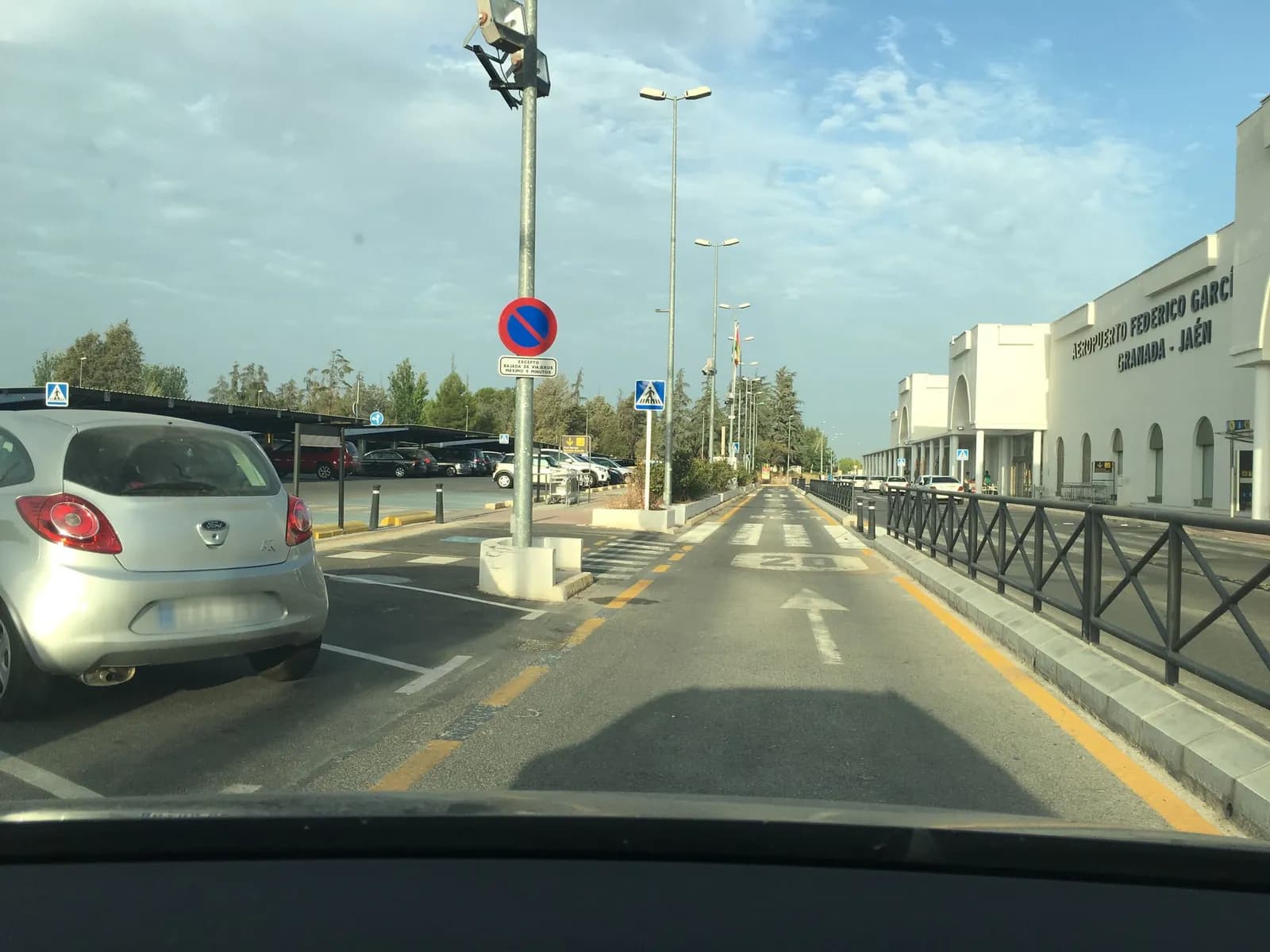 Aparcamiento gratuito cerca de Aeropuerto Federico García Lorca Granada-Jaén (GRX) en Chauchina (Granada)