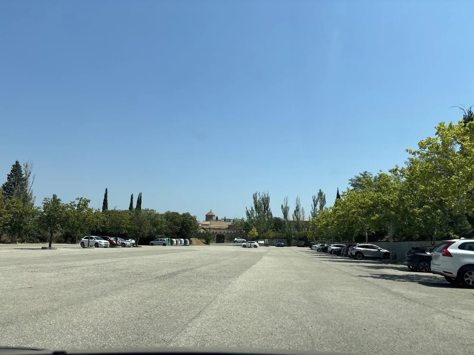 Aparcamiento gratuito cerca de Monasterio de Poblet en L'Espluga de Francolí (Tarragona)