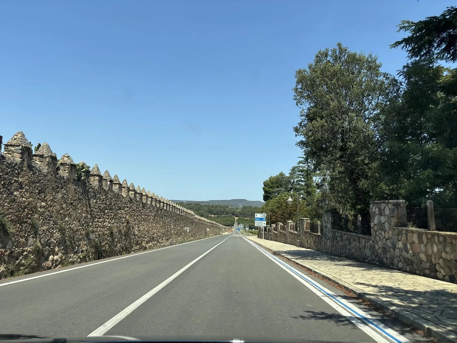 Aparcamiento gratuito cerca de Monasterio de Poblet en L'Espluga de Francolí (Tarragona)