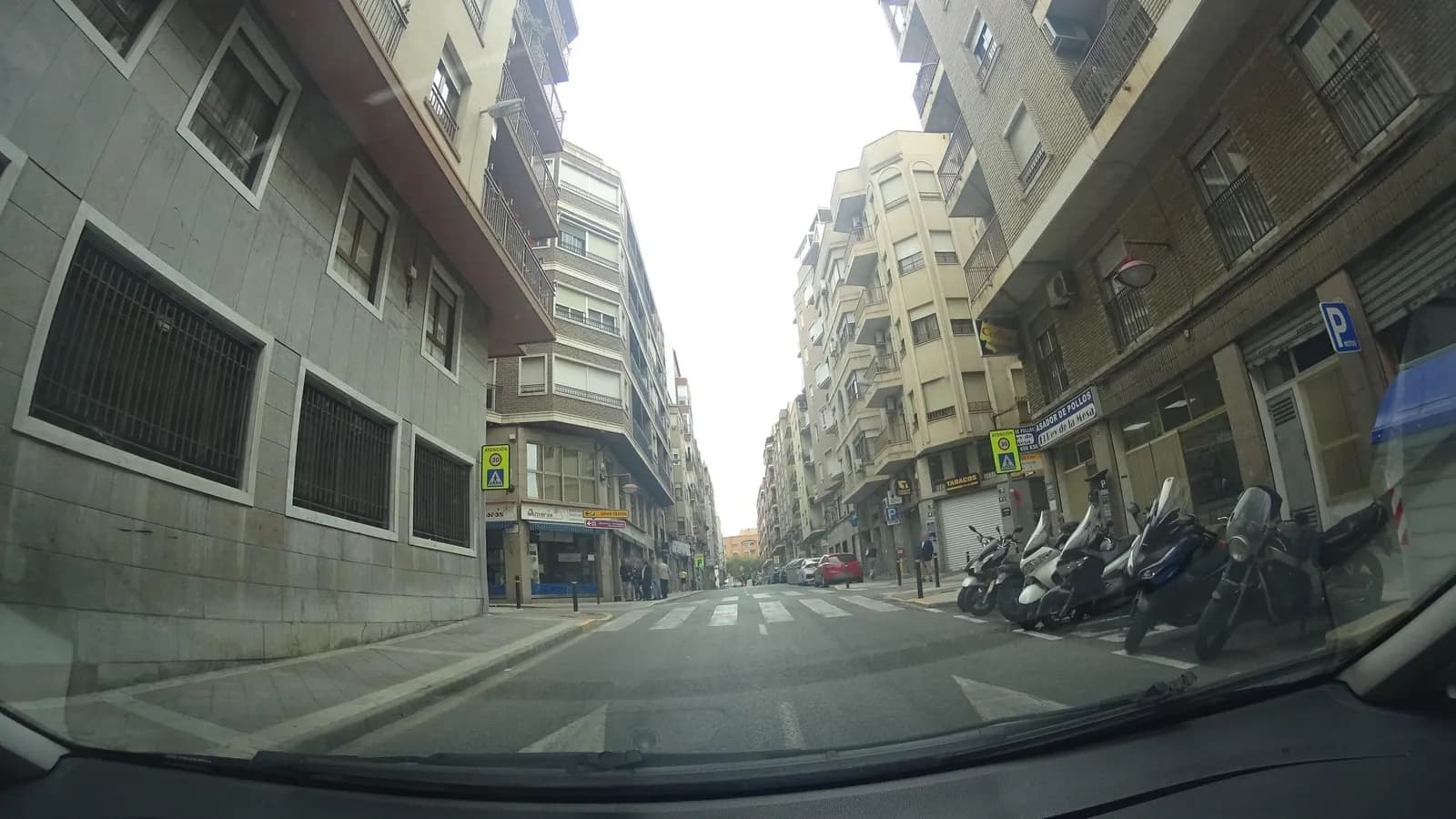 Aparcamiento gratuito cerca de Palmeral y Huerto del Cura (Elche) en Elche/Elx (Alicante)