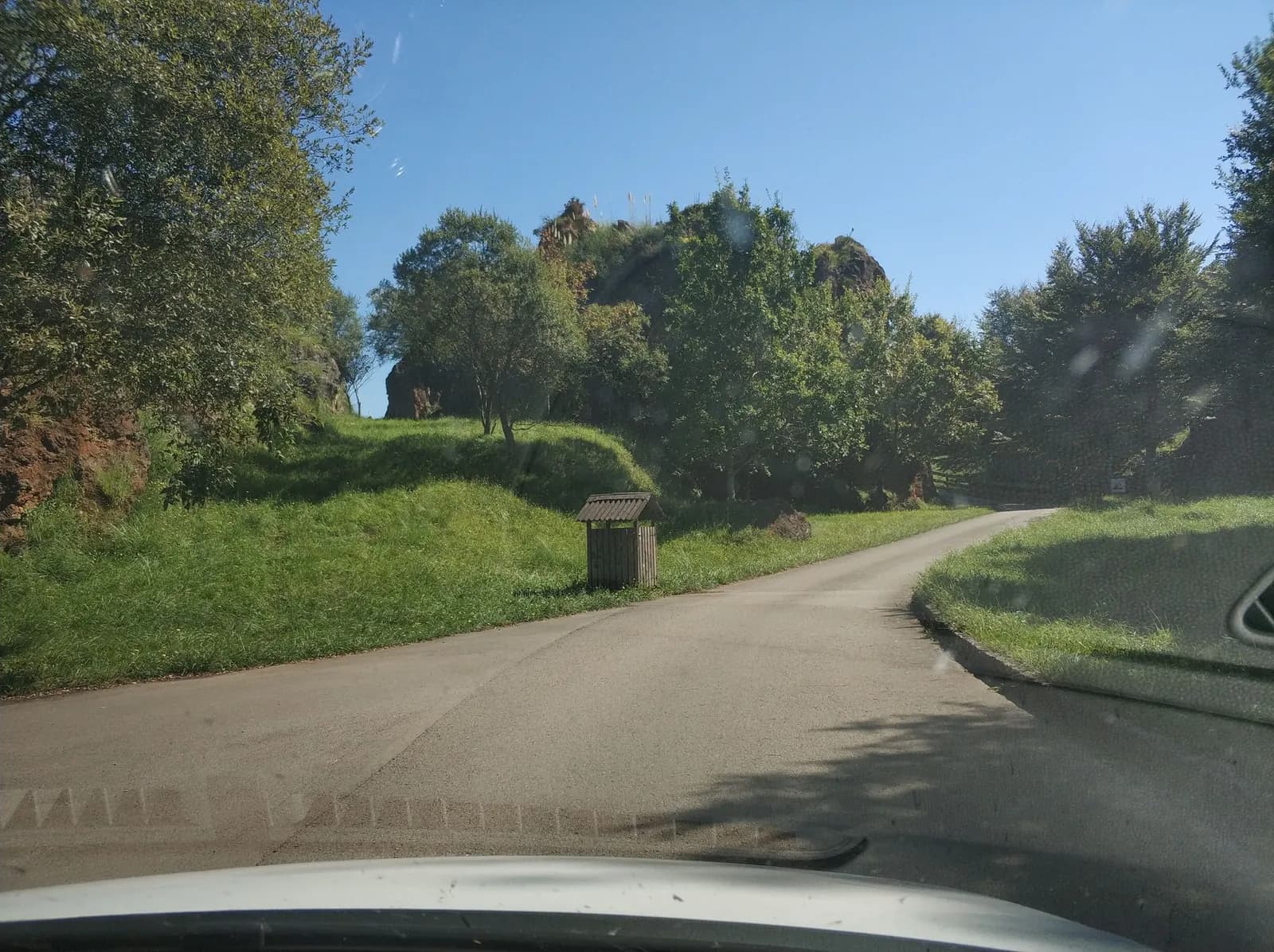 Aparcamiento gratuito cerca de Parque de la Naturaleza de Cabárceno en Penagos (Cantabria)