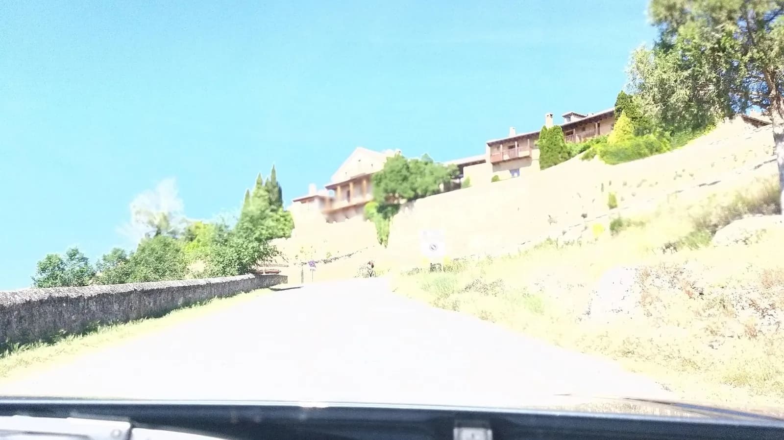 Aparcamiento gratuito cerca de Pedraza (Segovia) en Pedraza (Segovia)