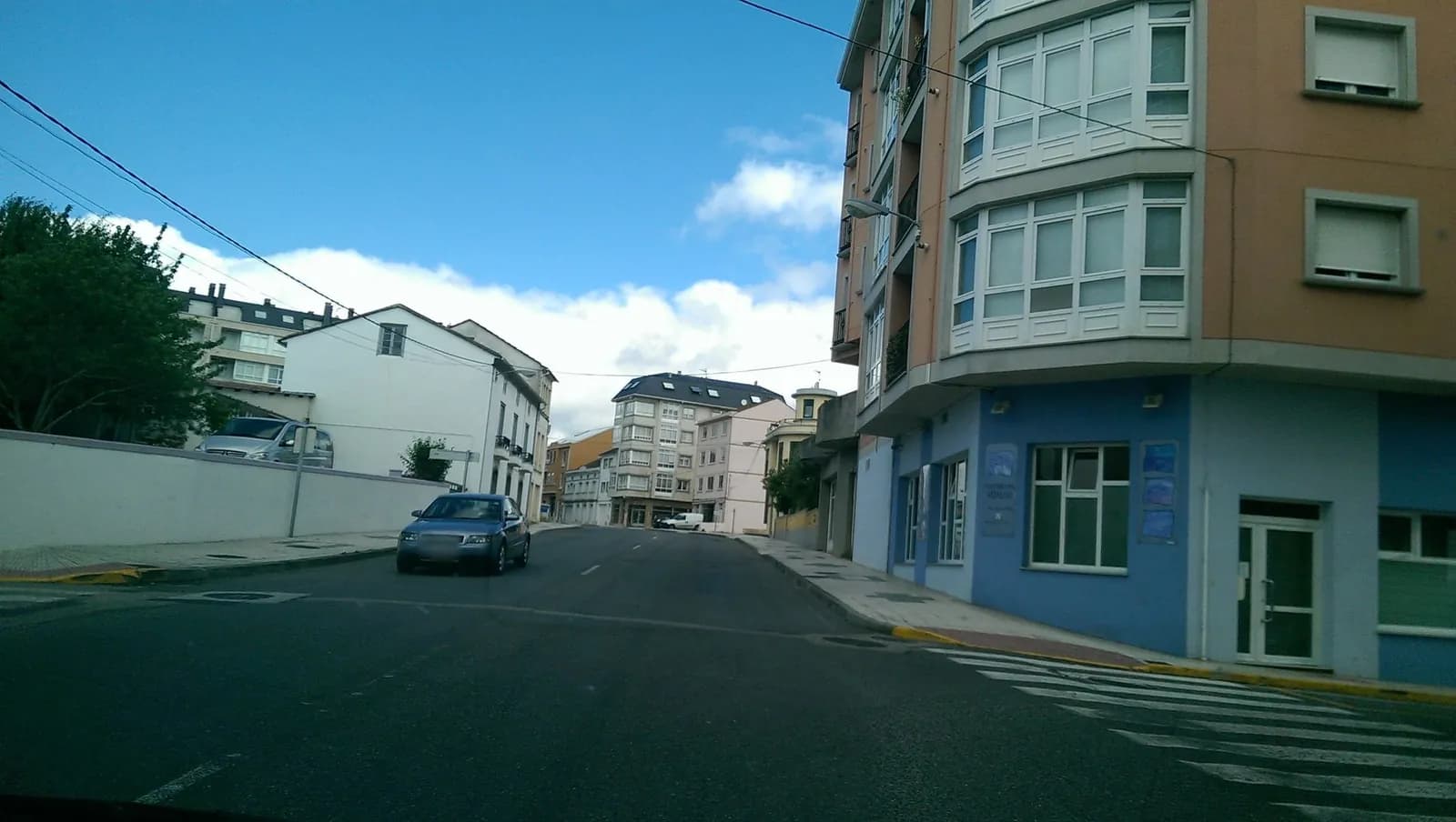 Aparcamiento gratuito cerca de Praia da Rapadoira (Foz) en Foz (Lugo)