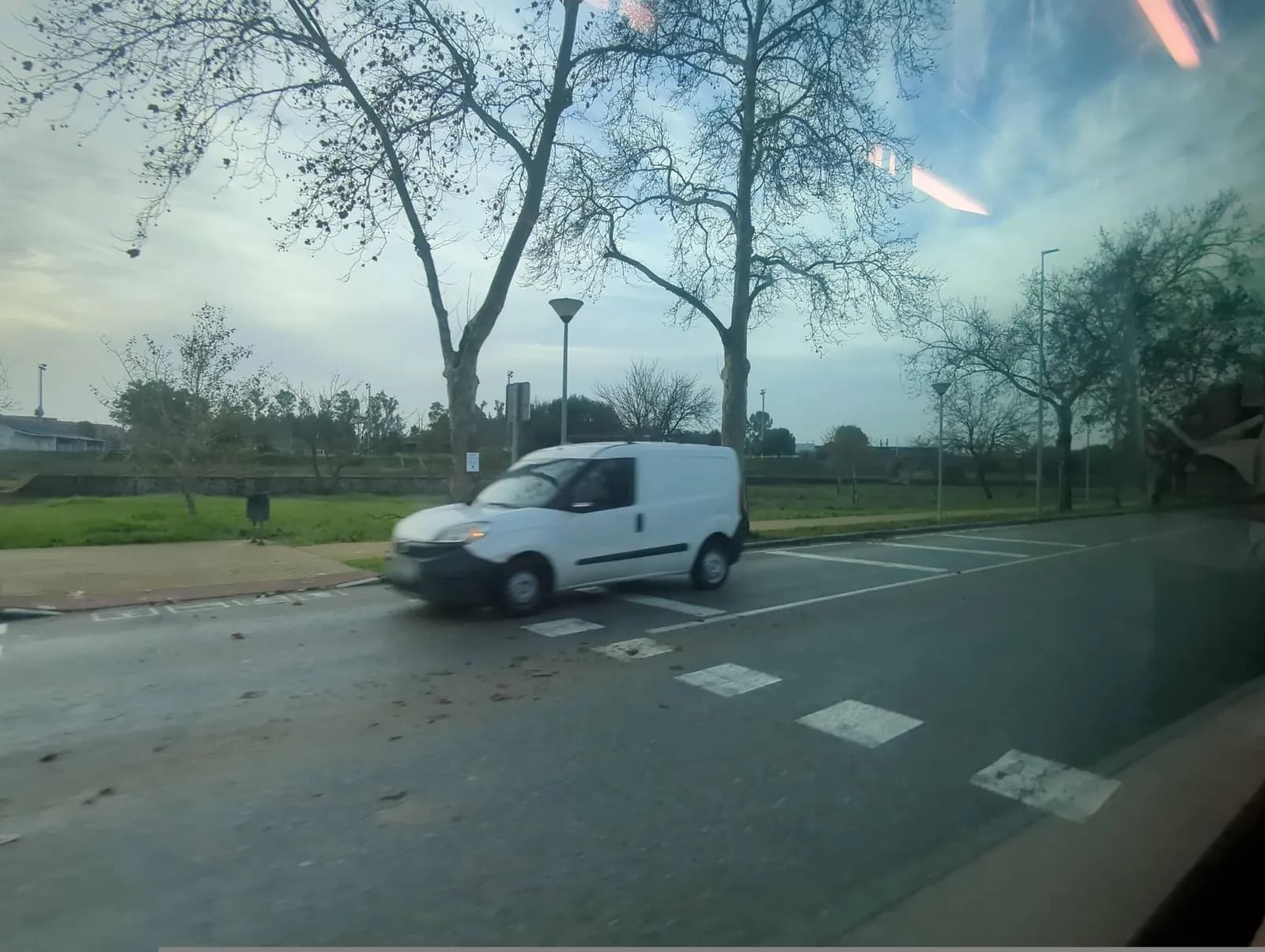 Aparcamiento gratuito cerca de Universidad Pablo de Olavide (Sevilla) en Sevilla