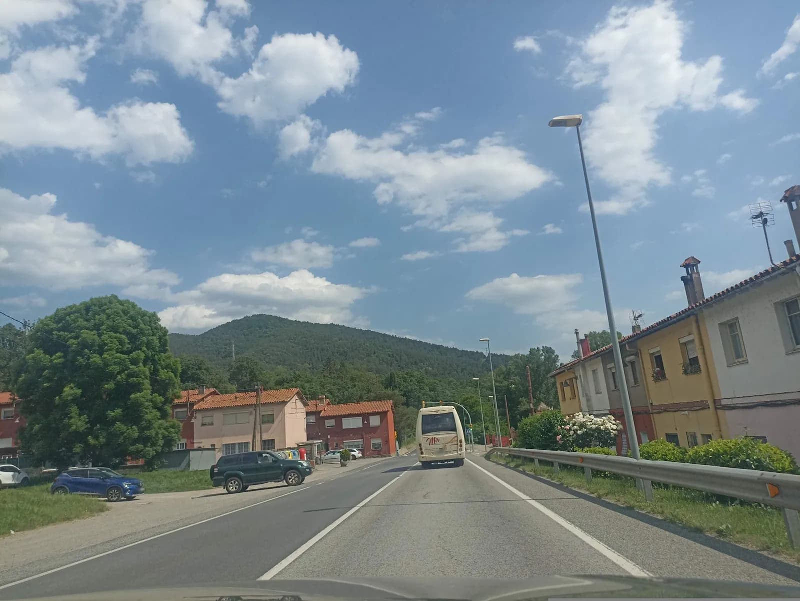 Aparcamiento gratuito en Eix Pirinenc en Campdevànol (Girona)