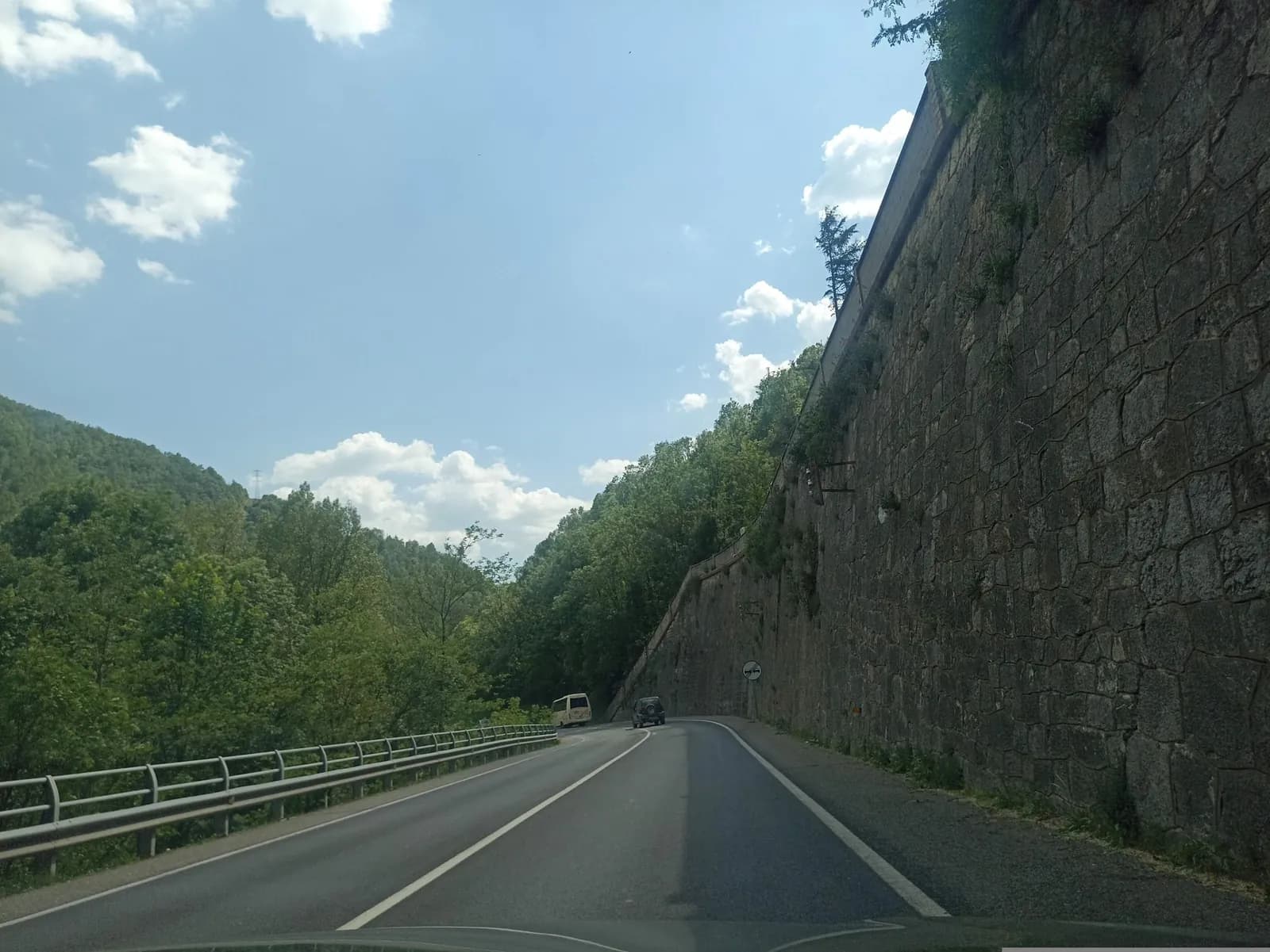 Aparcamiento gratuito en Eix Pirinenc en Ribes de Freser (Girona)