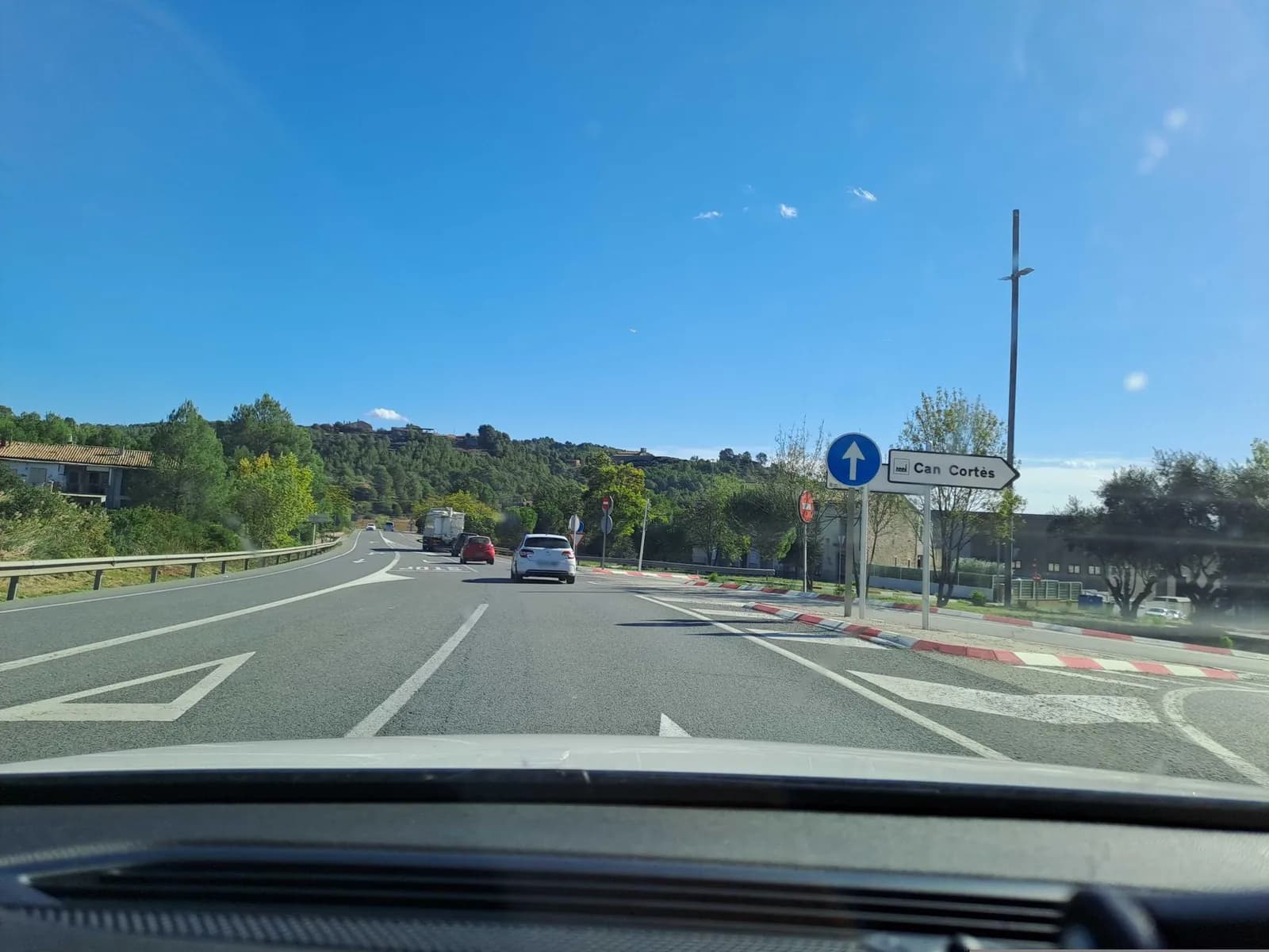 Aparcamiento gratuito en eje del Cardener C-55 en Callús (Barcelona)