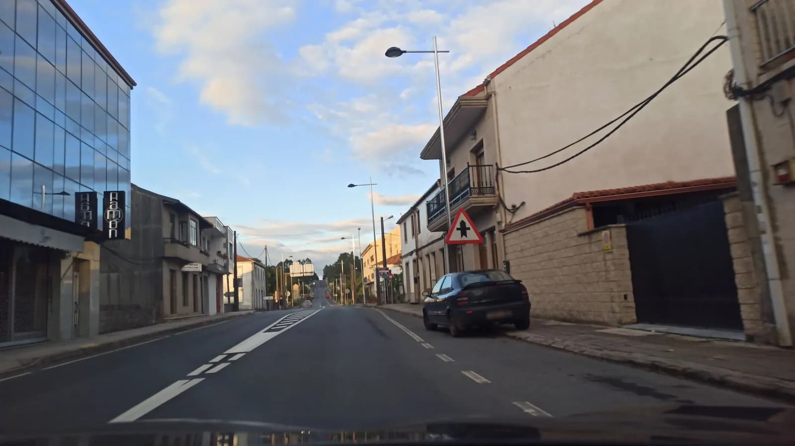 Aparcamiento gratuito en el centro de Agolada en Agolada (Pontevedra)