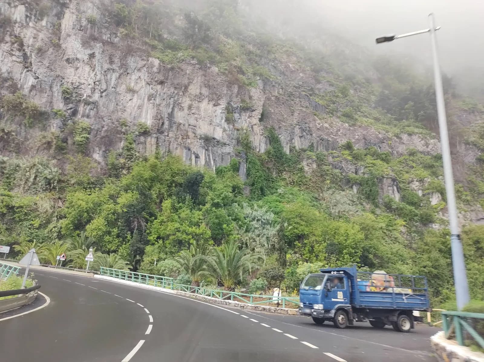 Aparcamiento gratuito en el centro de Agulo en Agulo (Santa Cruz de Tenerife)