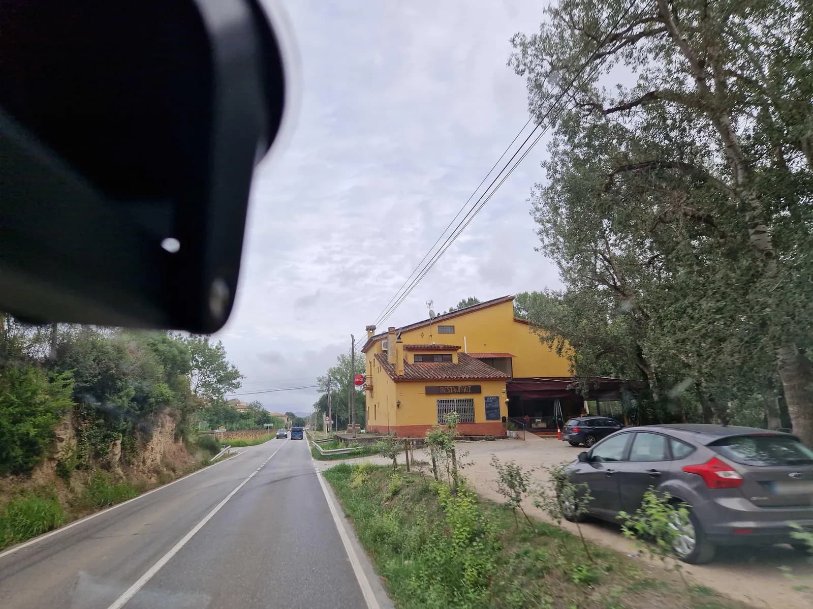 Parking del restaurante El Xalet en la GI-633, Colomers en Colomers (Girona)