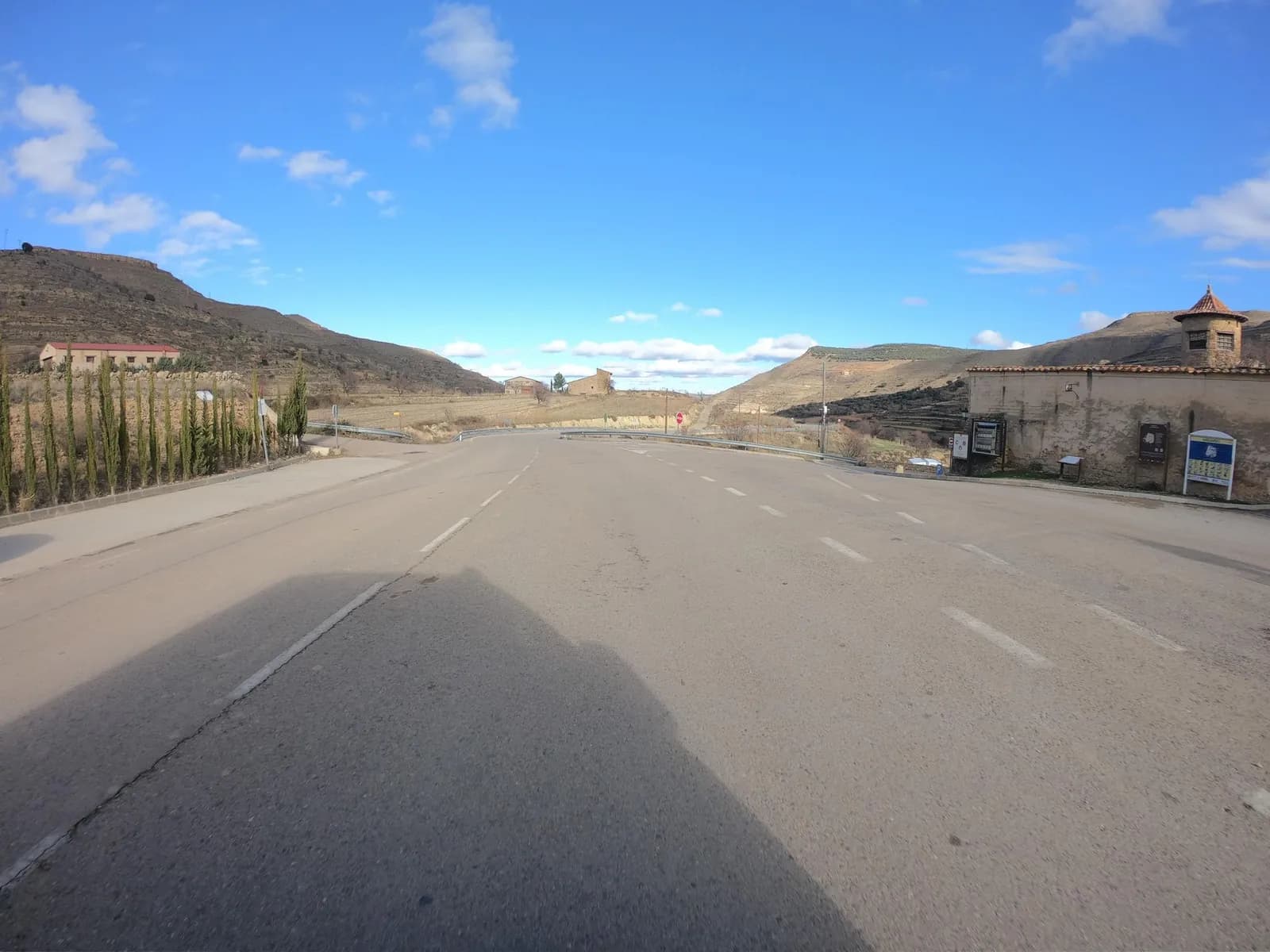 Aparcamiento gratuito en el centro de Mirambel en Mirambel (Teruel)