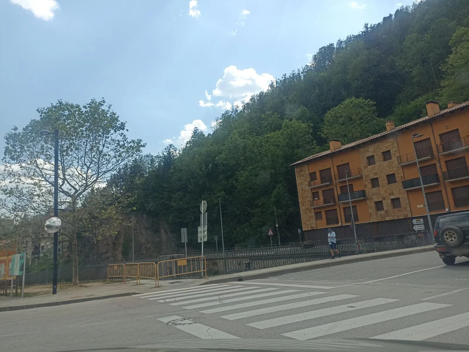 Aparcamiento gratuito en el centro de Ribes de Freser en Ribes de Freser (Girona)