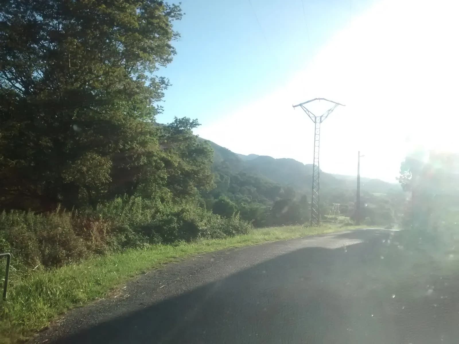 Aparcamiento gratuito en el centro de Riotuerto en Riotuerto (Cantabria)