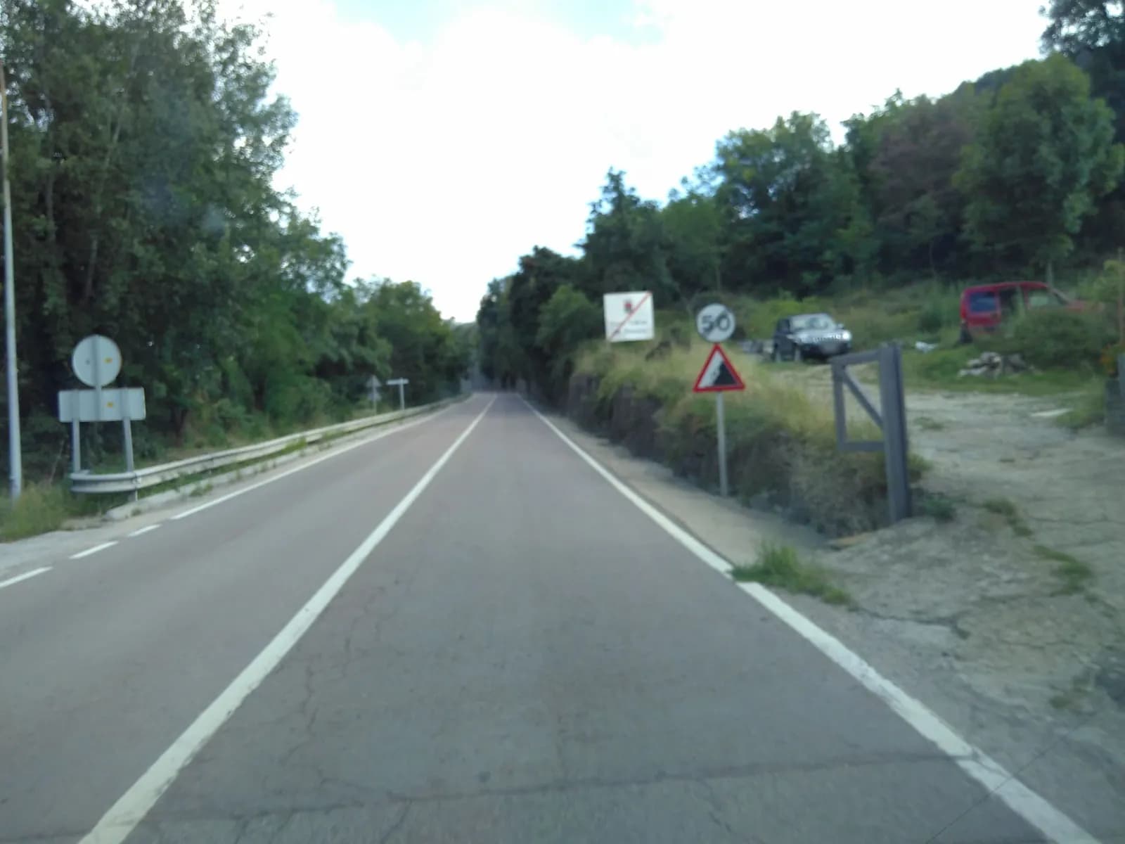 Aparcamiento gratuito en el centro de Sant Quirze de Besora en Sant Quirze de Besora (Barcelona)