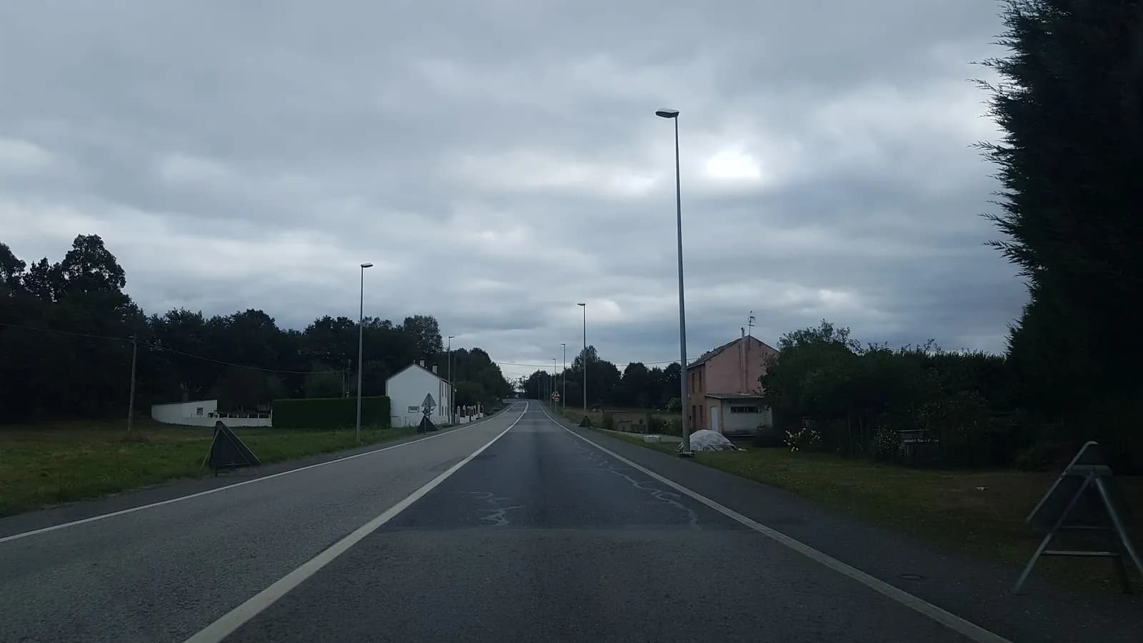 Aparcamiento gratuito en el este de Outeiro de Rei en Outeiro de Rei (Lugo)