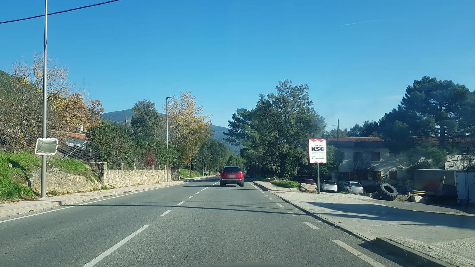 Aparcamiento gratuito en el este de Piedralaves en Piedralaves (Ávila)