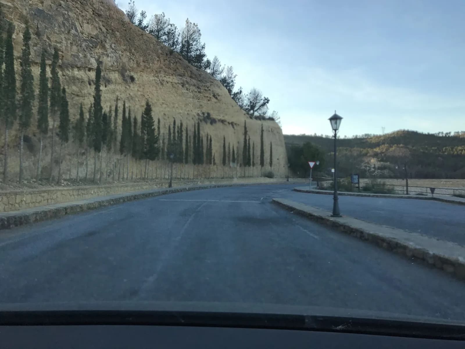 Aparcamiento gratuito en el oeste de Cortes y Graena en Cortes y Graena (Granada)