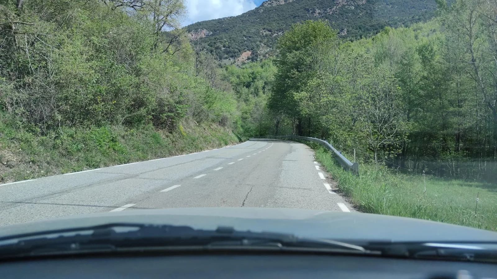 Aparcamiento gratuito en el oeste de Valls d'Aguilar (Les) en Les Valls d'Aguilar (Lleida)